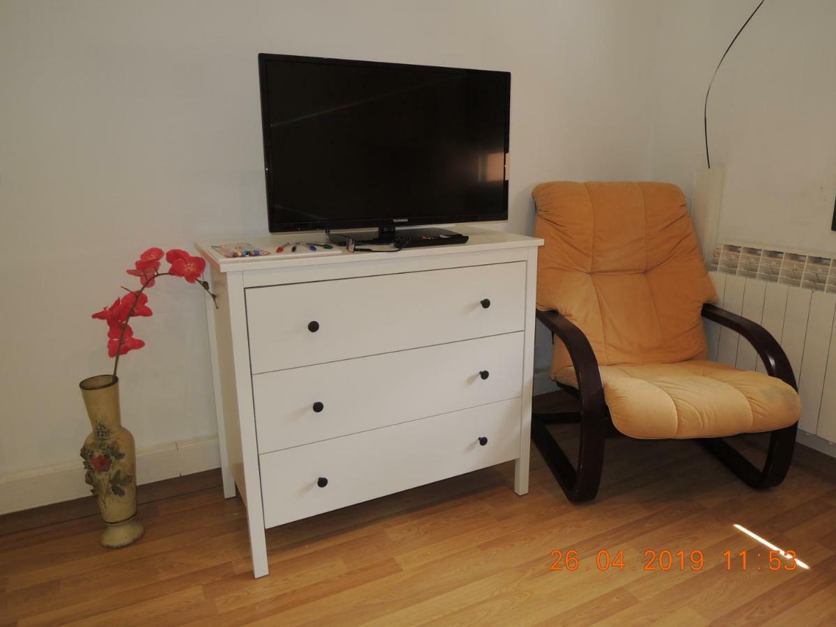 Апартаменты Apartament Jasmine Бесалу Экстерьер фото